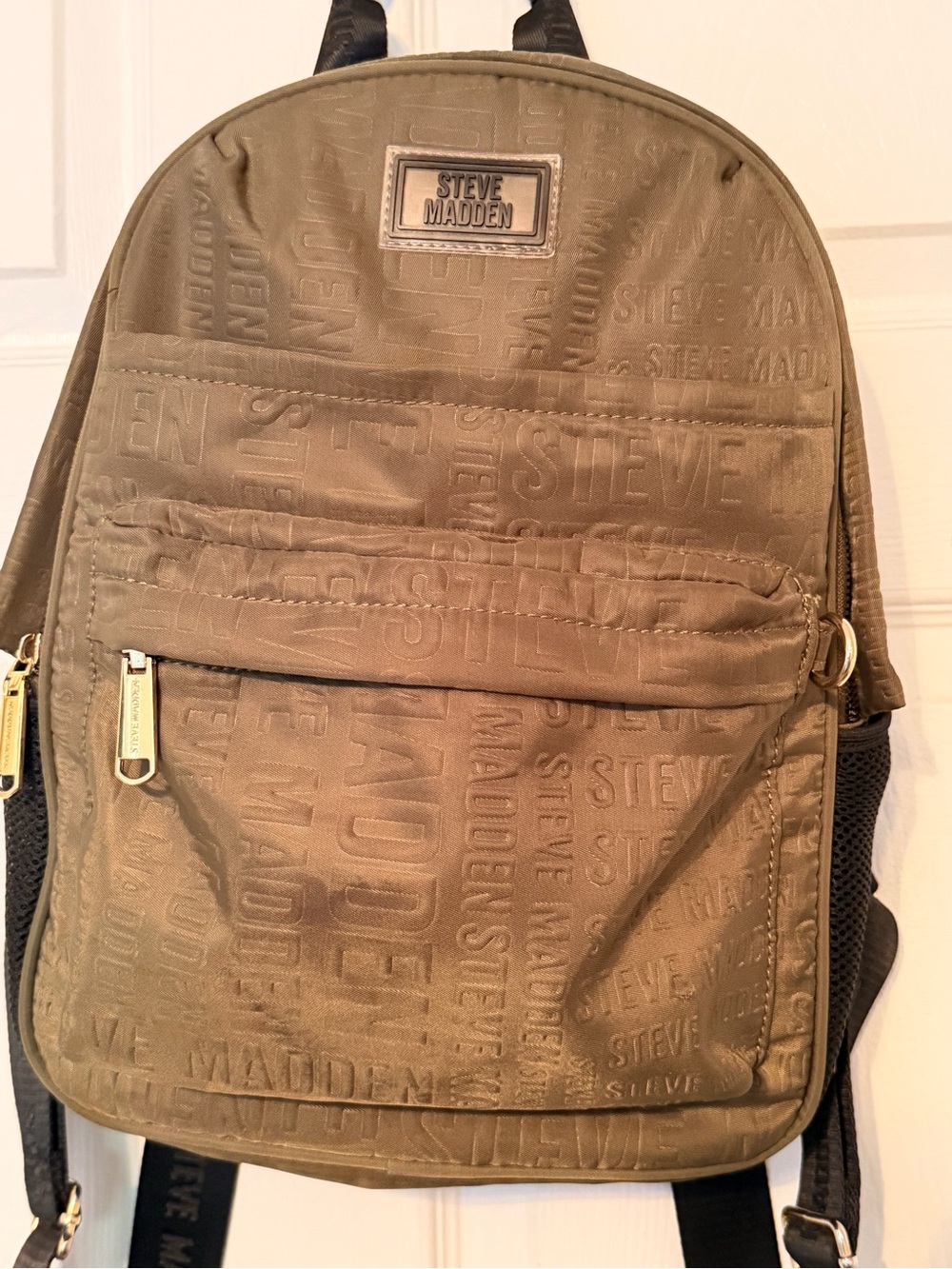 Steve Madden Olive Green Logo-Embossed Backpack Bag With Wristlet. - Picture 2 of 9